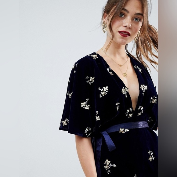 ASOS Petite Floral Beading Wrap Low Cut Velvet Mini Dress NWT Sz. 4 - Picture 4 of 13